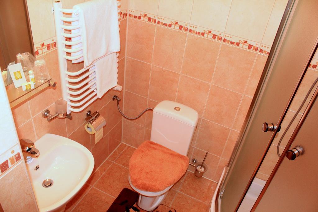 Parkowa - Noclegi Ze Sniadaniem Nowa Ruda Ruang foto